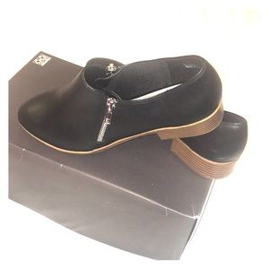 Black American Eagle women loafers